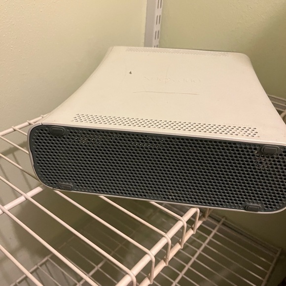 XBOX 360 Console with XBOX Lego’s Dimension game - Picture 7 of 10